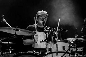 Spring King premiere video for 'Rectifier' | Live4ever Media