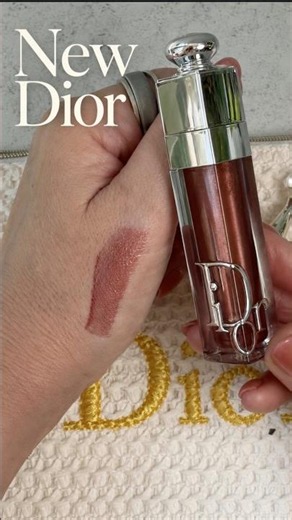 Live swatches of the new Dior Addict Lip Maximizer in 064 Lucky Mahogany.