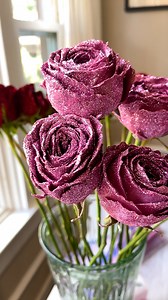 How to make Glitter Roses! 🌹 These easy stunning DIY glitter roses are the perfect gift for any occasion! #flowerarrangement #glitter #roses #valentinesdaygift | Jeff & Lauren