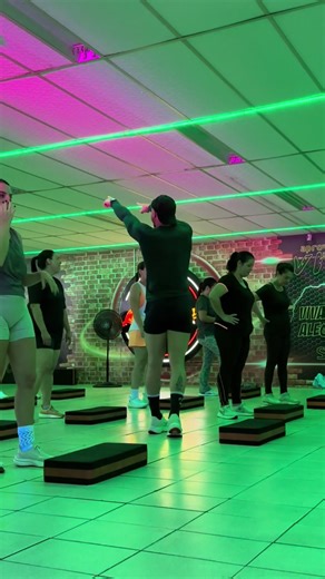 Coreografía Aeróbica: Paso a Paso para Cardio Divertido