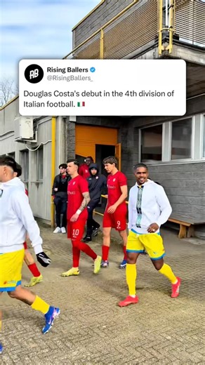 Douglas Costa's debut in the 4th division of Italian football. 🇮🇹 The Brazilian now plays for Chievo in Serie D and his team lost 3-0 to Oltrepò in his debut. 🇧🇷 🎥 Via: @mundialitopodcast #DouglasCosta #Football #Calcio #Chievo | Rising Ballers
