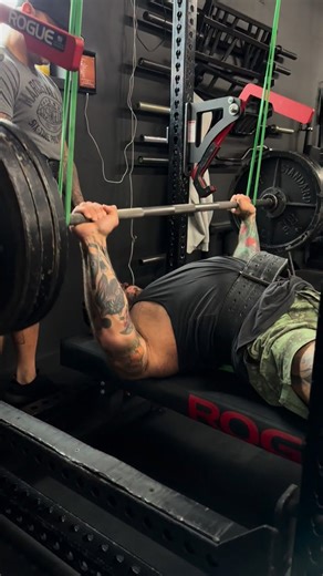 Gino Castucci on Instagram: "BEEN ABOUT IT. 10 YEARS PLUS OF PRESSING HEAVY WEIGHTS. ROTATING BARS, ANGLES, RESISTANCE, AND BAR VELOCITIES. THE CONJUGATE METHOD IS THE KING FOR STRENGTH AND SPORTS IMO. YOU DONT NEED TO GET READY WHEN YOU STAY READY. THE MISCONCEPTIONS ABOUT THE METHOD ARE FOR THOSE STILL READING OLD LOUIE SIMMONS PROGRAMMING AND NOT UNDERSTANDING HOW TO APPLY IT PROPERLY TO SPORTS AND TO UNEQUIPPED LIFTING. YOU CANT TELL ME OTHERWISE. NOT A POWERLIFTER, JUST A REGULAR GUY. • SPO