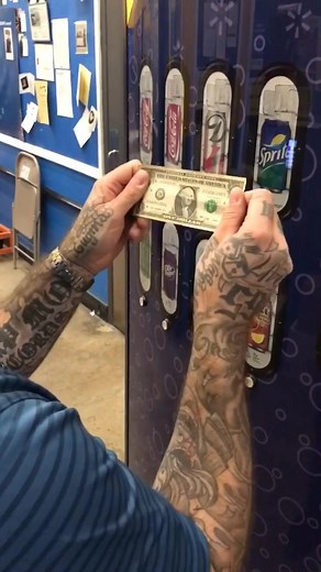 A college degree for $1 a day! Save money. Live better. #walmart #dreamjob #college #affordable #education #retailrebel #Walmartin15 #WalmartWorld