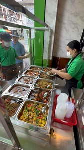 បាយម្ហូបចង្អុលមួយ​មុខ​ 5000៛​ 6000៛​ ហេីយមានថែមសម្លមួយចានសម្រាប់ហុតទៀត ហាងឈ្មោះ​ អាហារដ្ឋាន MOM'S FOOD បេីកលក់រាល់ថ្ងៃ​ ពីម៉ោង​ 10ព្រឹក អាចកម្មង់បានតាម​ app: E-GetS, Nham24, WOWNOW, Grab, Foodpanda គឺមានគ្រប់app សាខា​ ទួលទំពូង​ ទីតាំង៖​ ផ្លូវ460​ ក្បែរ​ Brown coffee សាខាទួលទំពូង លេខកម្មង់ម្ហូប៖​ 067619925 Google maps: https://maps.app.goo.gl/STixgzt4U5Kot7Ub6?g_st=ic សាខាផ្សារដេប៉ូ ទីតាំង៖​ ទល់មុខសាលាបឋមសិក្សាមិត្តភាព លេខកម្មង់ម្ហូប៖​ 086 82 76 66 Google maps: https://maps.app.goo.gl/Q9sPM8MJ3WJ