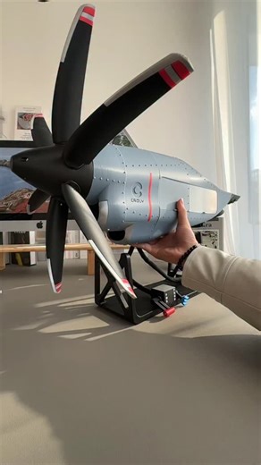 𝗧𝗲𝗰𝗵𝗻𝗼𝗹𝗼𝗴𝘆 | 𝗜𝗻𝗻𝗼𝘃𝗮𝘁𝗶𝗼𝗻| 𝗚𝗮𝗱𝗴𝗲𝘁𝘀 on Instagram: "This An aircraft engine is a powerful machine designed to propel an airplane through the air by generating thrust. It converts fuel into mechanical energy, which moves the aircraft forward. There are several types of aircraft engines, each built for different kinds of aircraft and performance needs."