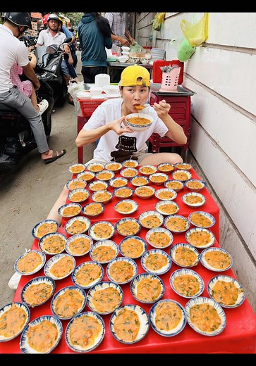 Nga Sumo ăn 60 chén bánh bèo: Thử thách chủ quán