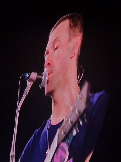Sparks Live Performance by Coldplay