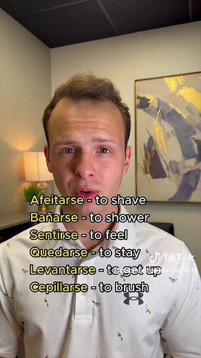 Here’s a guide to understanding reflexive verbs in Spanish👇 Reflexive verbs can be confusing, because they don’t really exist in English like they do in Spanish😣 Think of reflexive verbs as “mirror verbs”, or things that we do to ourselves. 👉You’re going to add these in front of a verb to make it reflexive: Me - yo Te - tú Se - él/ella/ud./uds./ellos/ellas Os - vosotros (Spain) Nos - nosotros For example: ➡️He is showering = Él se está bañando BUT ➡️He is showering/bathing his dog = Él está b