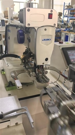 Automatic rubber band cutting machine