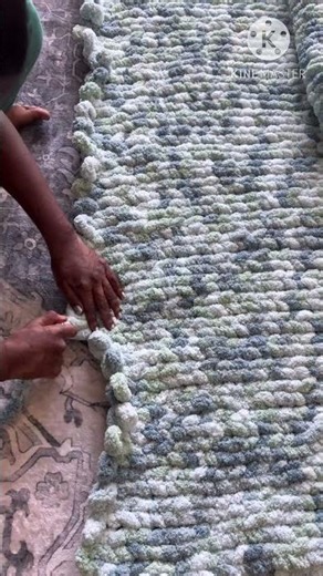 Chunky Blanket Knitting with Hands - part 1