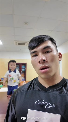 Bố Kiểm Tra Thân Hình Con: Động Lực Tập Gym