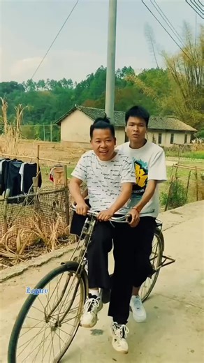 Yun Cheong (@yun.cheong)’s videos with 原声 - Yun Cheong