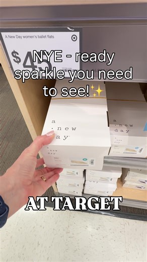 Spotted these adorable holiday-ready flats at Target✨Do you love a little sparkle this time of year? Find it in my bio🔗Not affiliated #target #targetstyle #targethaul #targetfinds #targetrun