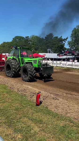 Deutz POWER 😈🤯 #deutz #deutzfahrpower💚 #deutzfahr #deutz10006 #deutzturbo #traktor #traktorpulling #pulling #treckertreck #bremswagen #tractor #landwirtschaft #TractorThrottle #DieselLiebe #OldtimerPower #SoundPorn #PullingPower #Landtechnik #TractorPulling #TraktorVideo #TreckerLiebe