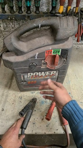 Testing a battery booster pack with a kingbolen battery analyser. Working and charging, but dies very quickly. #car #booster #battery #boosterpack #jumpstart #batterypack #testing #faultfinding #kingbolen | Deandohertygreaser