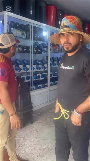 CONCHO LUGO NOS MANDÓ A COMPRAR UN PIPOTE NO HALLO COMO HACER Y DE PASO SE PASA LA PLATABANDA 🤣🤣 NO FUIMOS AL CENTRO CALLE COLOMBIA CON GIRALDO ESTE PRIMO VENDE UN POCO DE COSAS COMPA… Techolit Tanques Mantoflex Pego Estuco Bombas Pipotes de 60 LTS.. FERRE ALEJO HORARIOS LUNES A SABADOS de 8 a 5 pm… NÚMERO DE CONTACTO 04127793639.. #puntofijovenezuela #coro #tendencia@destacar | Compadrito Coco