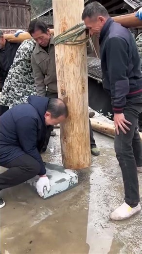 Installation process of the support column base of a wooden villa