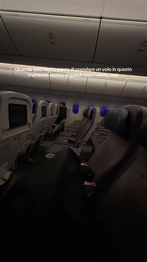 Momento di gioia in volo: quando l’aereo è vuoto