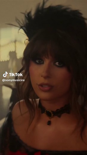 Excuuuse me, you look like you love me 😍🥰 @Ella Langley #ellalangley #country #countrymusic #excusemeyoulooklikeyouloveme #rileygreen #musicvideo