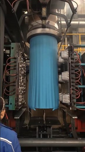 Cómo se Fabrican los Palets Plásticos Industriales El Increíble Proceso de Moldeo por Soplado