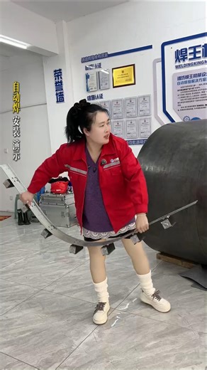 ⚡ “Watch This Welding Cart Make PERFECT Welds! 🤖🔥”