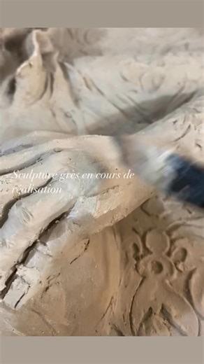 sulpture haut relief en cours de réalisation #sculpture #art #ceramique | Catherine Lesueur