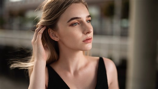 How to Use Two Lights for Outdoor Portraits