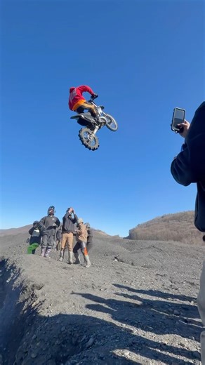 ‪@Choppinthrottles‬ taking things to new heights! #freeride #hillclimb #bigair #kx500 #hillkillers