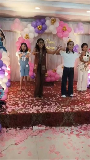 Meri behana dance performance by girls for blessing her little sister. #kelvinmomo #trending #dance