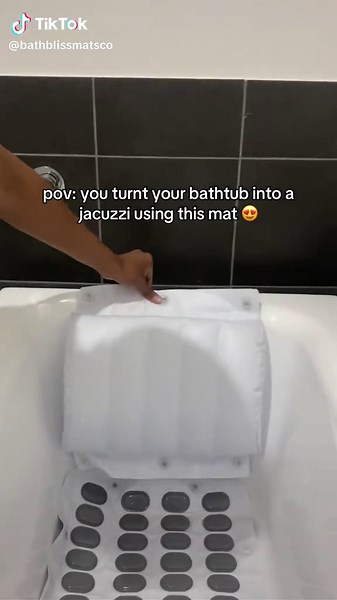 A must to relax after a long day 😅#bathroom #bathtub #sahm #singlemom #athomemom #jacuzzi #hottub