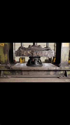 hydraulic pressure vs speaker 😲 #viral #trending 🔥🔥#trandingshorts #viralshort