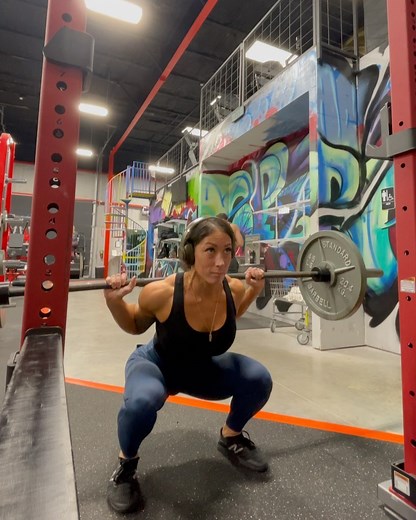 lori slayer on Instagram: "I LOVE free weights. There’s nothing more raw feeling than getting under heavy weight and being able to control it😏. We all have different body structures, so just because you see the way someone squats- their foot stance- doesn’t mean it’s right for you. I get the maximum power and control with a wide stance, as you can see here I had to switch it up on ya after my first rep bc it didn’t feel right 😅. Change it up and see what works for you! Athlete @be.empowered.nu