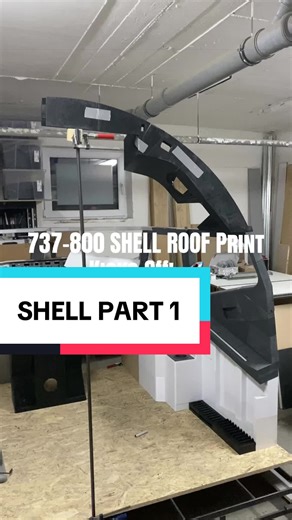 737-800 Roof Print Kicks Off! 🚀 We’ve just started printing the 737-800 roof – and wow, that single curved arch already makes a huge difference! 😎💯 This little piece has us super excited for the full Shell roof ahead. Fingers crossed the printer holds up for this beast 🤷🏻‍♂️ – it’s 1 month of non-stop printing now! Follow us on TikTok @cockpitry to catch every epic update! #boeing737800 #flightsim #aviation #simbuild #3dprint