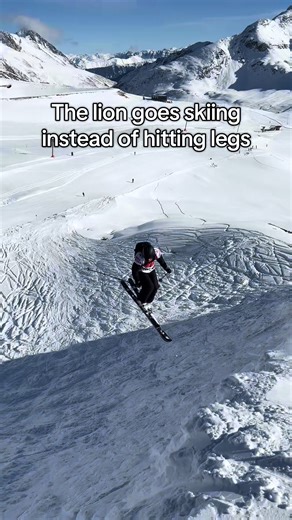 The Lion Learns to Ski: A Fun Adventure