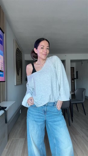 This top. Remember when I wasn’t sure because of the sleeves? Yeah just ordered in black and white too. It’s THE coziest. Way off the shoulder. Lightweight enough for Florida weather. Win. Five stars. Wearing the small.