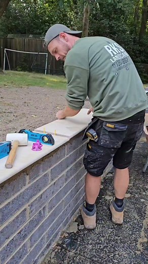 Garden wall transformation #fyp #foryou #foryoupage #trade #diy #garden #wall #transformation #reels #work #instagram #contentcreator #surrey #landscaper #uk | RKS Landscapes