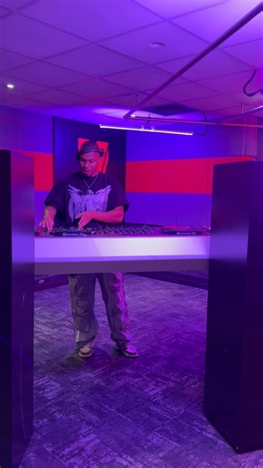 Dj Sliq Live on the decks, operating a #ClubY Special Live Mix. Serving the hottest hip hop club bangers, taking it to the NEXT LEVEL on a Friday night. #yfm | YFM