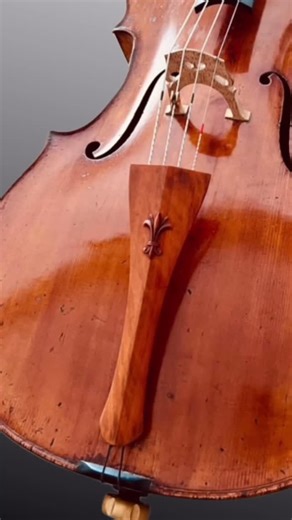 Discover the new cello tailpiece developed by Ori Epstein @buschtrio and crafted by Berdani! With strings threaded from below, you’ll experience freer vibration and improved response. Enjoy a warm tone with greater projection and captivating overtones. Interested? Send me a DM for more info! #cello #tailpiece #oriepstein #berdani #handmade #musicinnovation #warmsound #cellolife #musician #classicalmusic #cellosound #musiclovers #madeingermany | Berdani Feinste Bestandteile