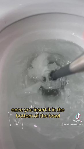 How to unclog a toilet without a plunger! (FAST & EASY) #toilet #plunger #toiletclogged #diy