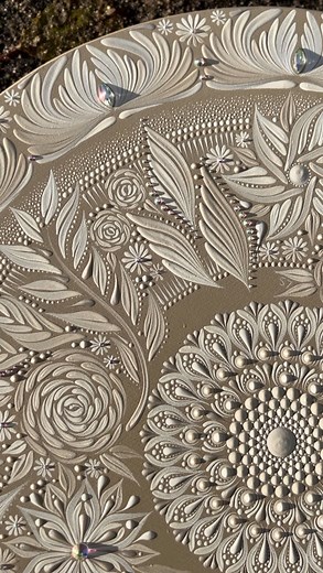 Where the “free flow mandalas” style started.⁣ ⁣ I came across a graphic on Canva months ago that gave me an idea for a completely organic centre design, and this was my first attempt at turning that idea into a paintable concept.⁣ ⁣ After finishing this piece I decided to incorporate the organic elements with traditional mandala designs (a marrying of symmetrical with asymmetrical), and I love what this style has evolved into.⁣ ⁣ I recorded the entire process of painting this piece as a documen