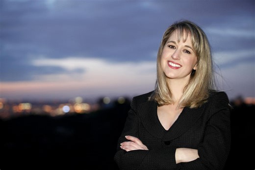 Babette Pepaj: BakeBot, AI Recipes and Cupcakes with Apple Buttercream