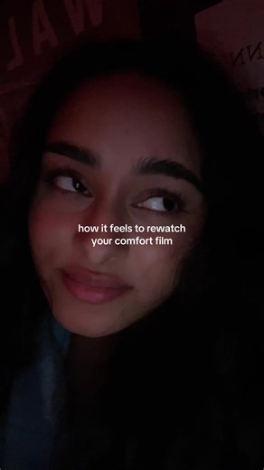 especially when there’s no loser in ur ear telling u ur weird #comfortmovies #rewatch #comfort #romcom #fyp