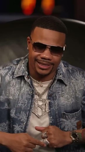 Performer Runs from Moving Car to Shake Mike Epps' Hand