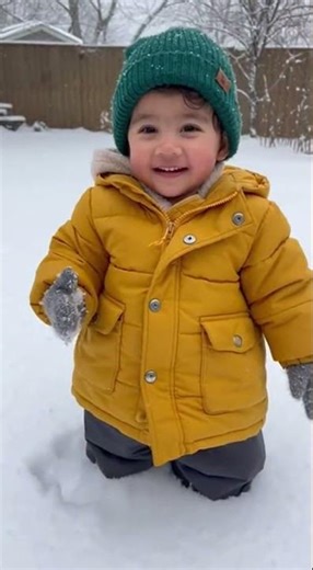 Baby’s First Time Seeing Snow ❄️