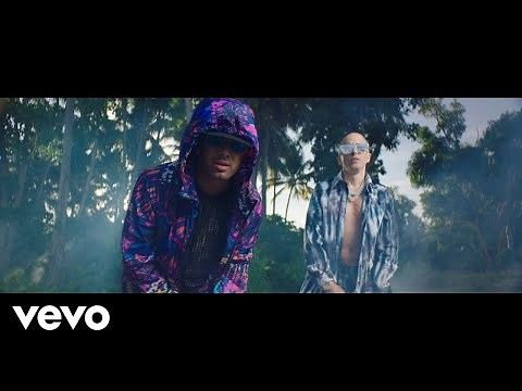Wisin & Yandel - Chica Bombastic (Official Video)