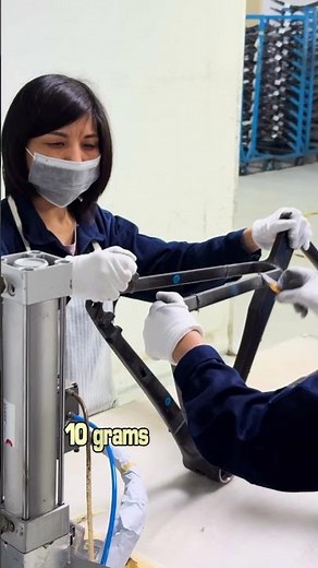 How A Carbon Road Bike Is Made - Part 7/9: Finishing #cycling #manufacturing #carbonfiber