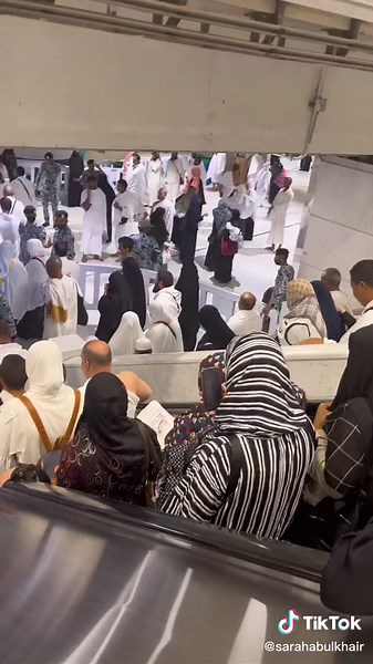 Scenes of Life: From Mecca to Everyday Moments