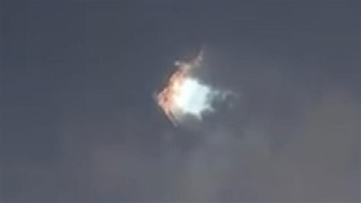 Moment SpaceX's Starship explodes