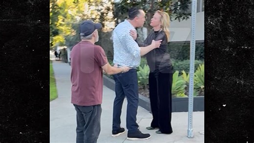 ‘Hocus Pocus’ Actress Thora Birch Confronts Autograph Seeker