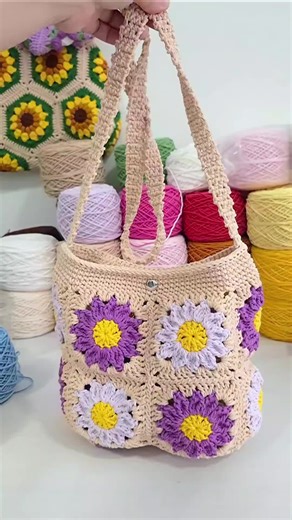 Mini Daisy Bag: Stylish Crochet DIY Guide